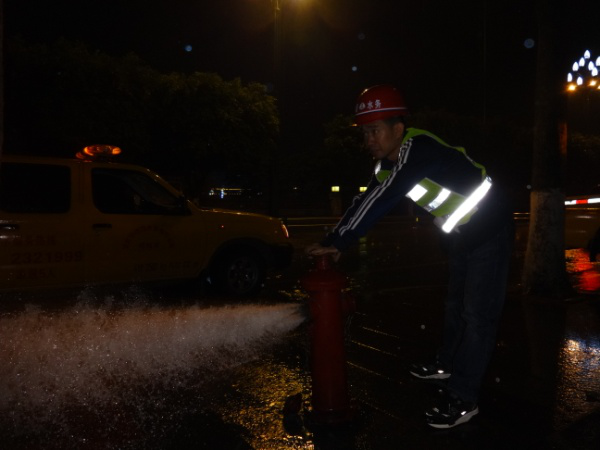 沖洗管網(wǎng)保水質(zhì)  安全巡查責任重