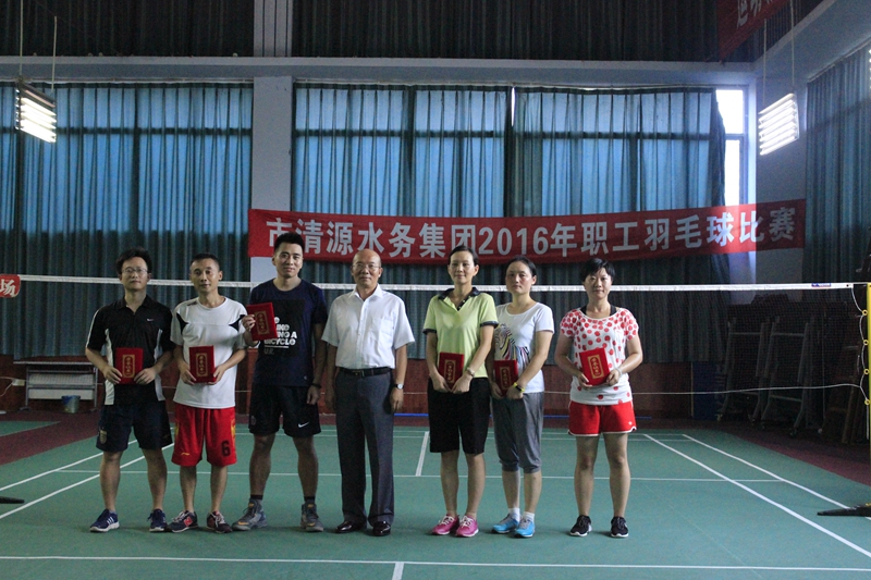 以球為媒促交流   奮力拼搏展風(fēng)采