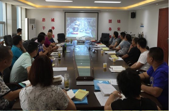 心中有戒  牢筑防線(xiàn)