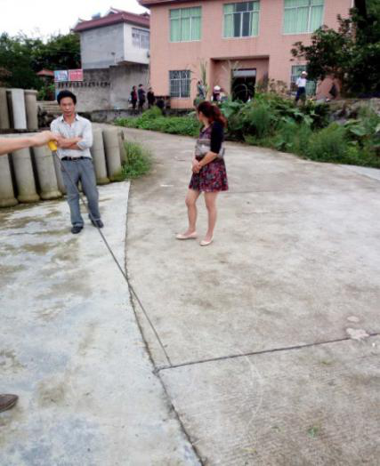 營(yíng)銷(xiāo)部查漏維修緊密配合 及時(shí)解決菜壩五星村水壓?jiǎn)?wèn)題