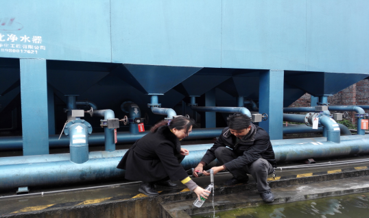 擼起袖子加油干  團結協(xié)作暖人心