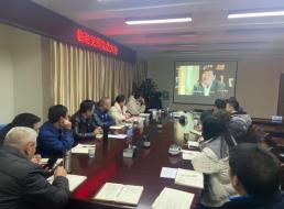 集團公司黨委委員、副總經(jīng)理劉林參加 臨港支部組織生活會(huì )