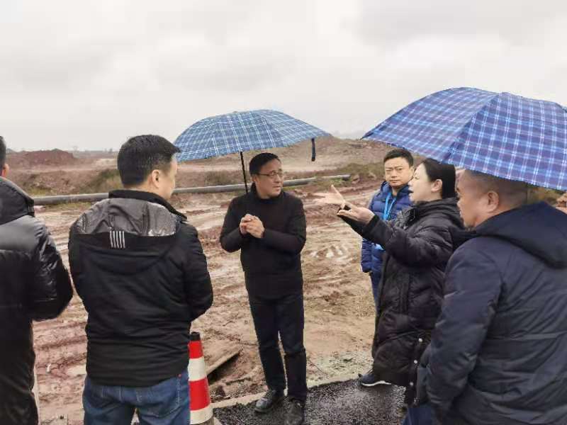 集團公司黨委書記、董事長周燕賓率隊調(diào)研臨港供水保障工作