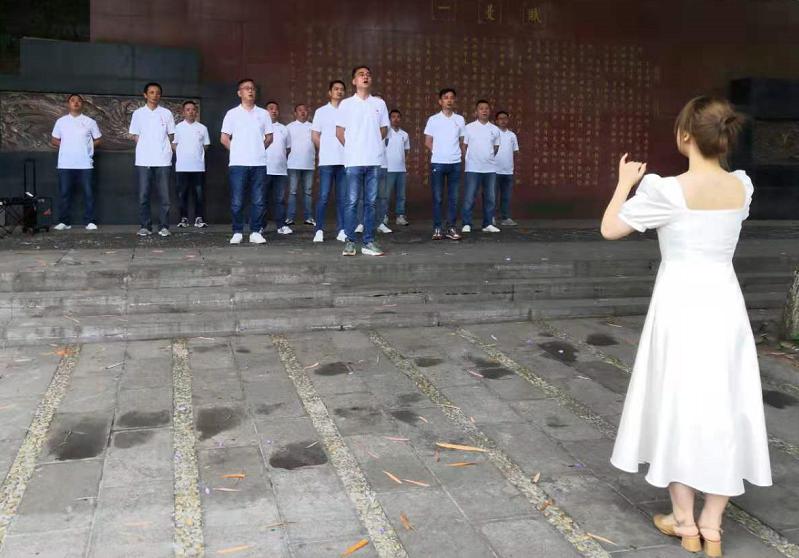 傳承紅色精神 賡續百年征程 ——共產(chǎn)黨員服務(wù)大隊支部開(kāi)展主題黨日活動(dòng)