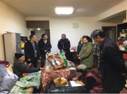 建恒支部主題黨日活動(dòng) ——為下渡口社區貧困黨員和殘疾群眾家庭送溫暖