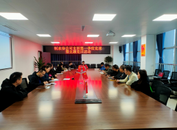 弘揚雷鋒精神，在平凡中成就不平凡