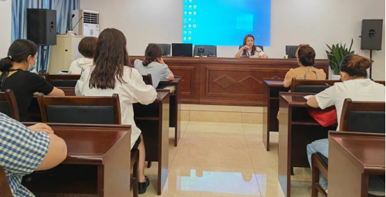 供水宣傳進(jìn)社區  為民服務(wù)零距離