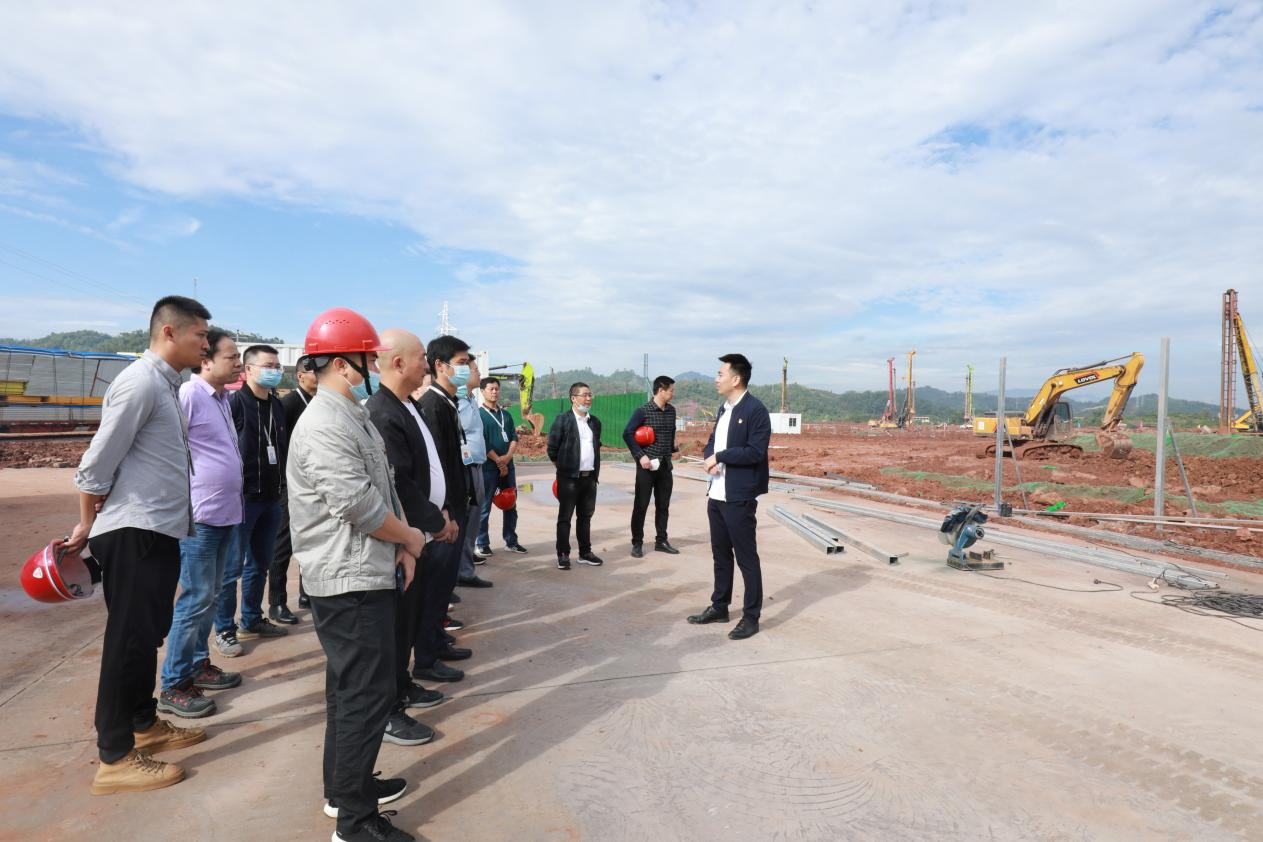 觀(guān)摩重點(diǎn)項目 激勵奮發(fā)作為——天泉支部開(kāi)展主題黨日活動(dòng)