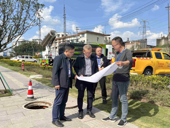 市公服集團(tuán)公司黨委副書(shū)記、總經(jīng)理譚琦調(diào)研清源水務(wù)公司供水管網(wǎng)漏損治理情況