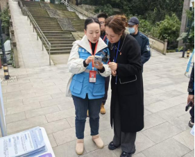 網(wǎng)格精準施策 賦能供水服務(wù)新活力 ——臨港自來(lái)水公司開(kāi)展進(jìn)太陽(yáng)島小區宣傳實(shí)踐活動(dòng)